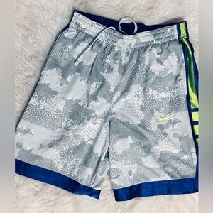 Nike Elite Dri-FIT basketball shorts grey digital camouflage print Boys Size XL